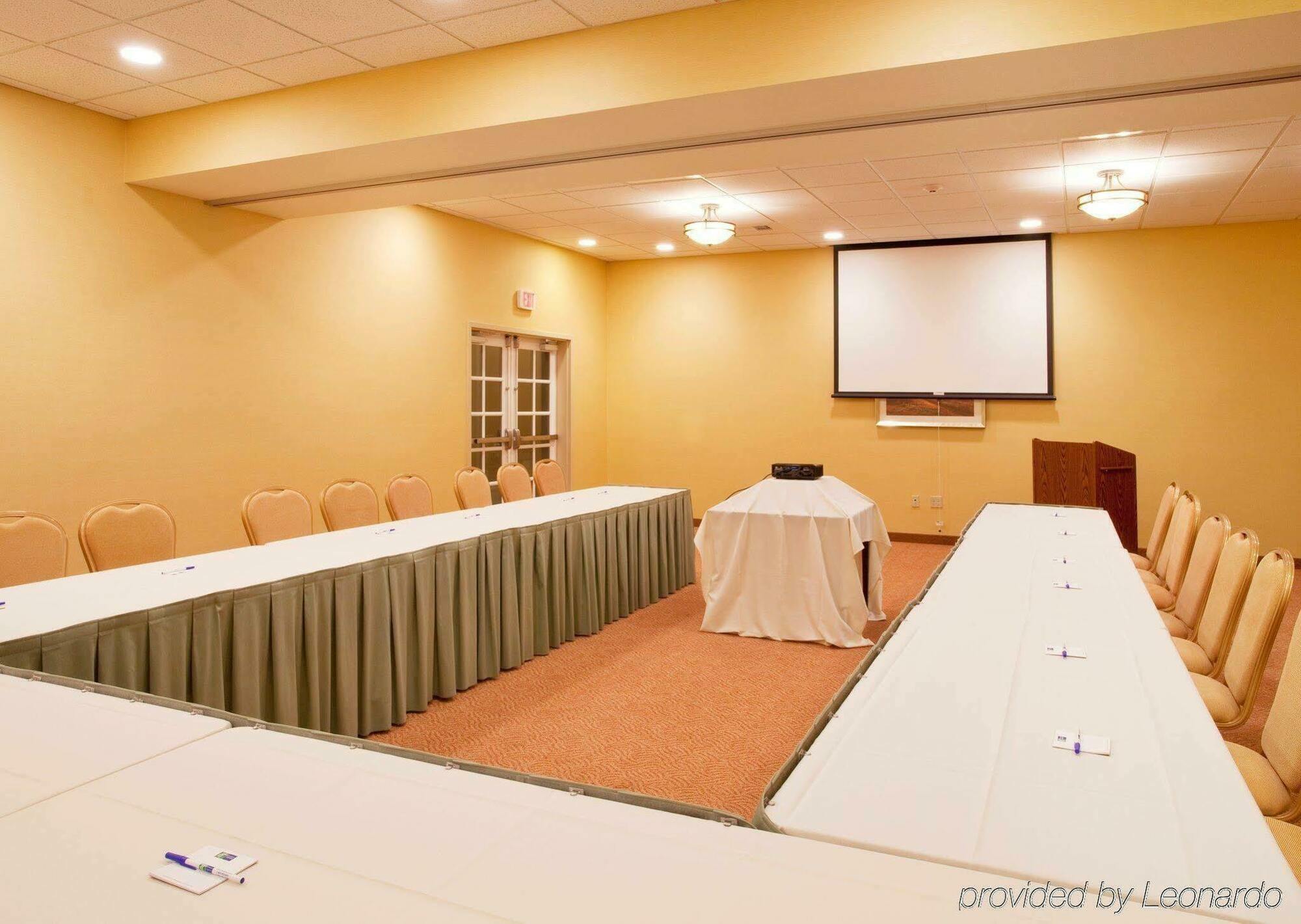 Hotel Express & Napa Valley-american Canyon By Ihg